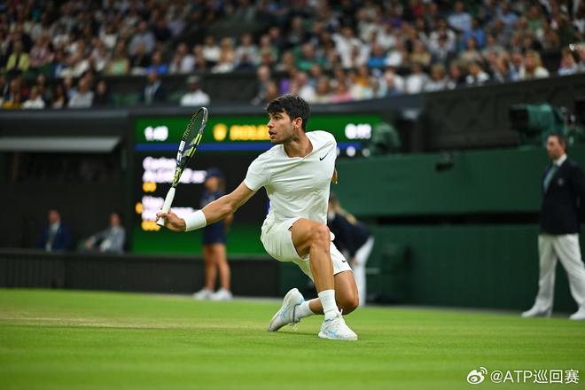 包含西班牙网球队碾压英国网球队，阿尔卡拉斯关键制胜的词条