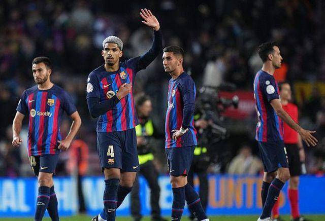 那不勒斯鏖战墨西哥，罗德里戈完成帽子戏法