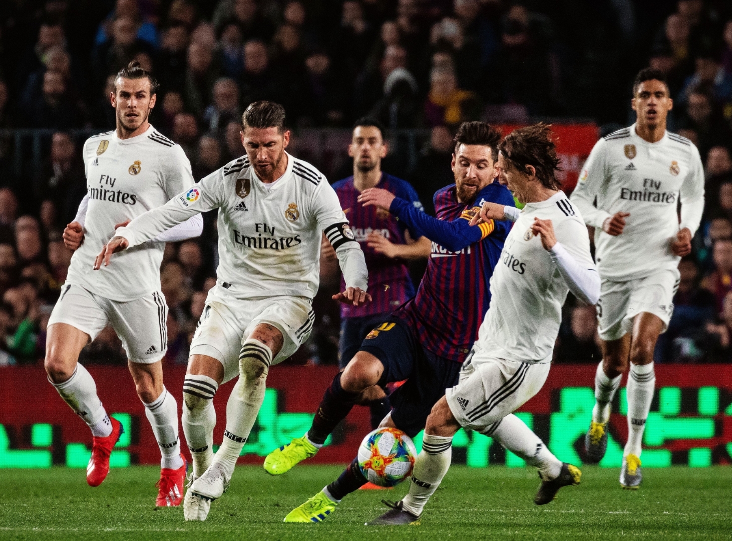 米兰体育网页版-皇家马德里大胜马赛，小组第二晋级的简单介绍