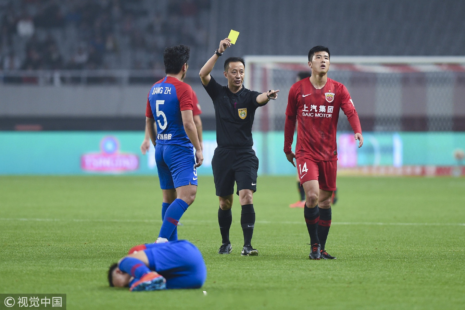 重庆斯威大将因伤缺阵，面临中超连败压力的简单介绍