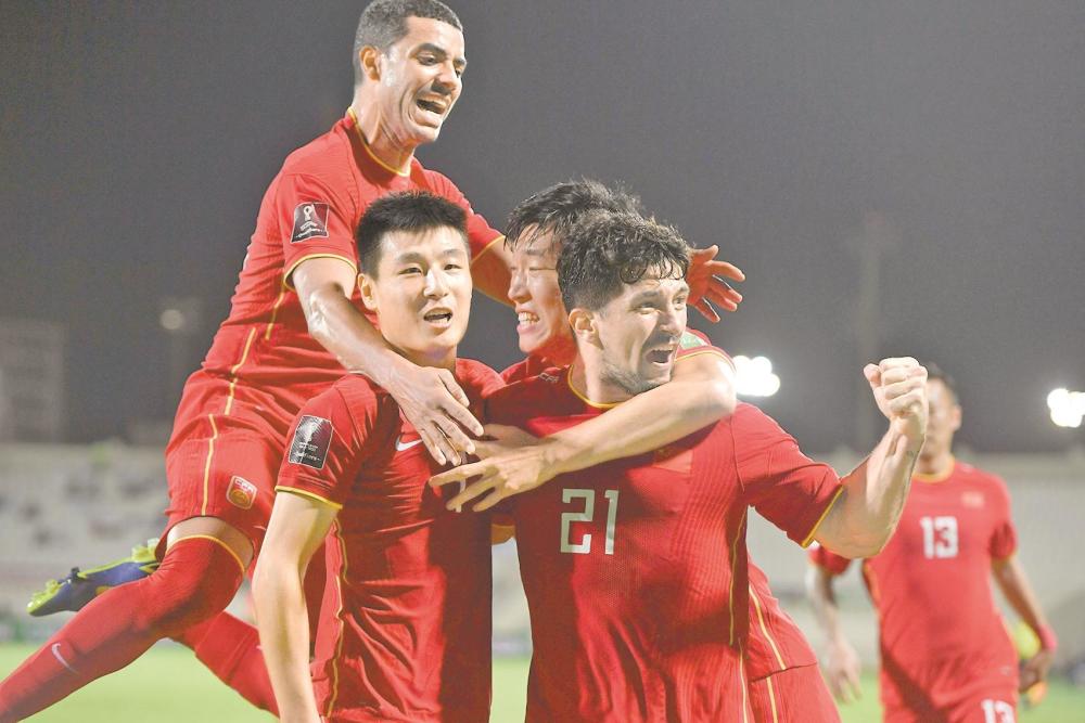 ac米兰体育官网-胜者为王：东亚豪门球队争夺胜利