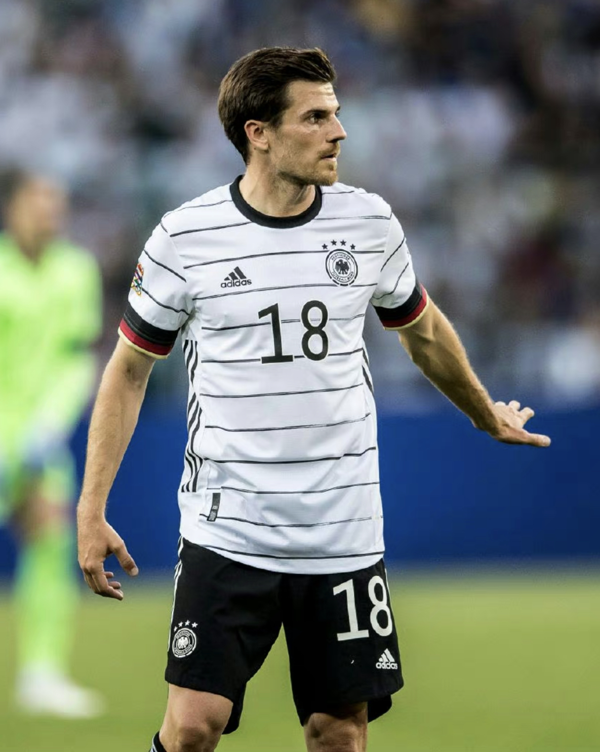 霍夫曼：为球队在国际赛场上获胜的简单介绍