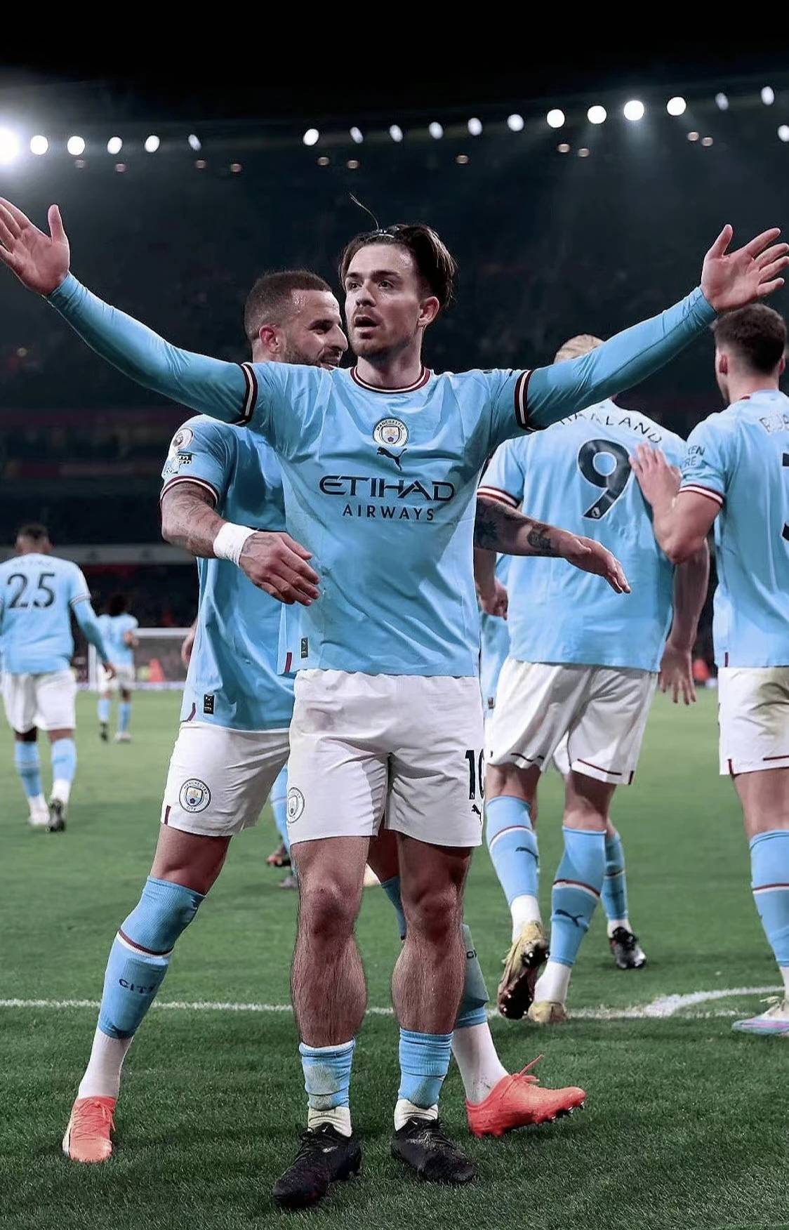 包含欧洲豪门遭遇赛季低谷，欲重回巅峰的词条