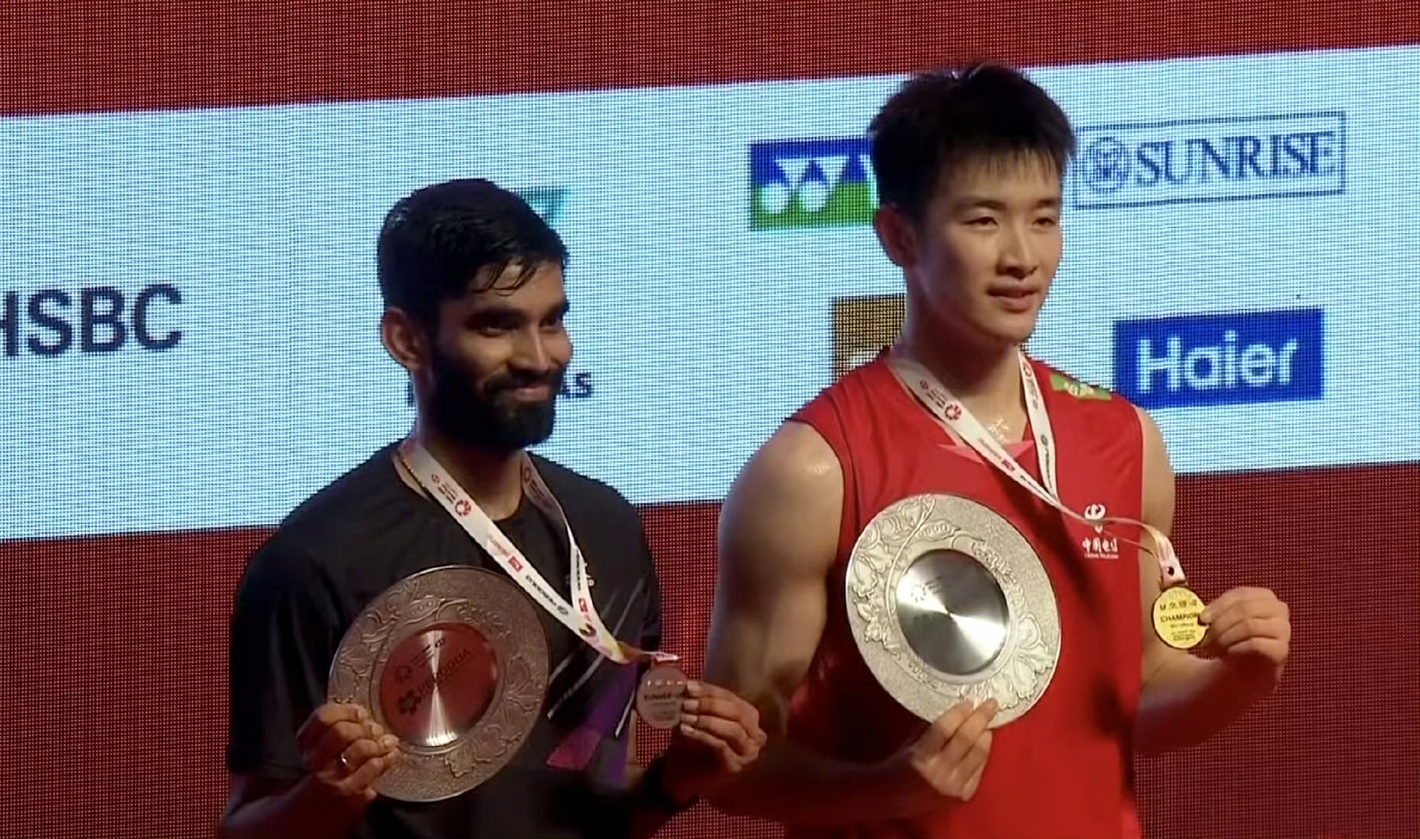 关于马来西亚羽毛球队轻取中国羽毛球队，辛杜关键制胜的信息