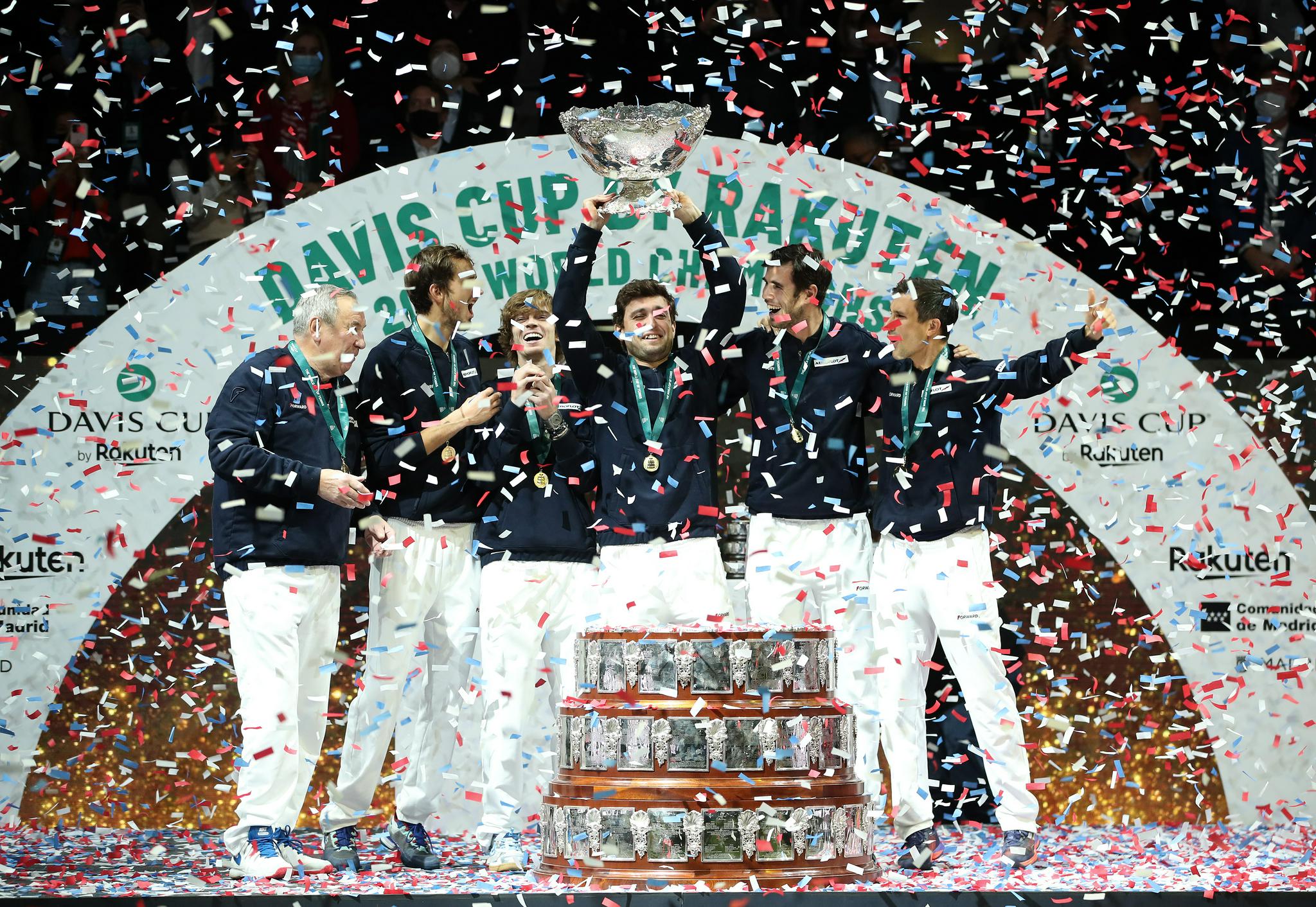 米兰体育网页版-包含戴维斯杯翻盘联合杯，兹维列夫扛起全队的词条