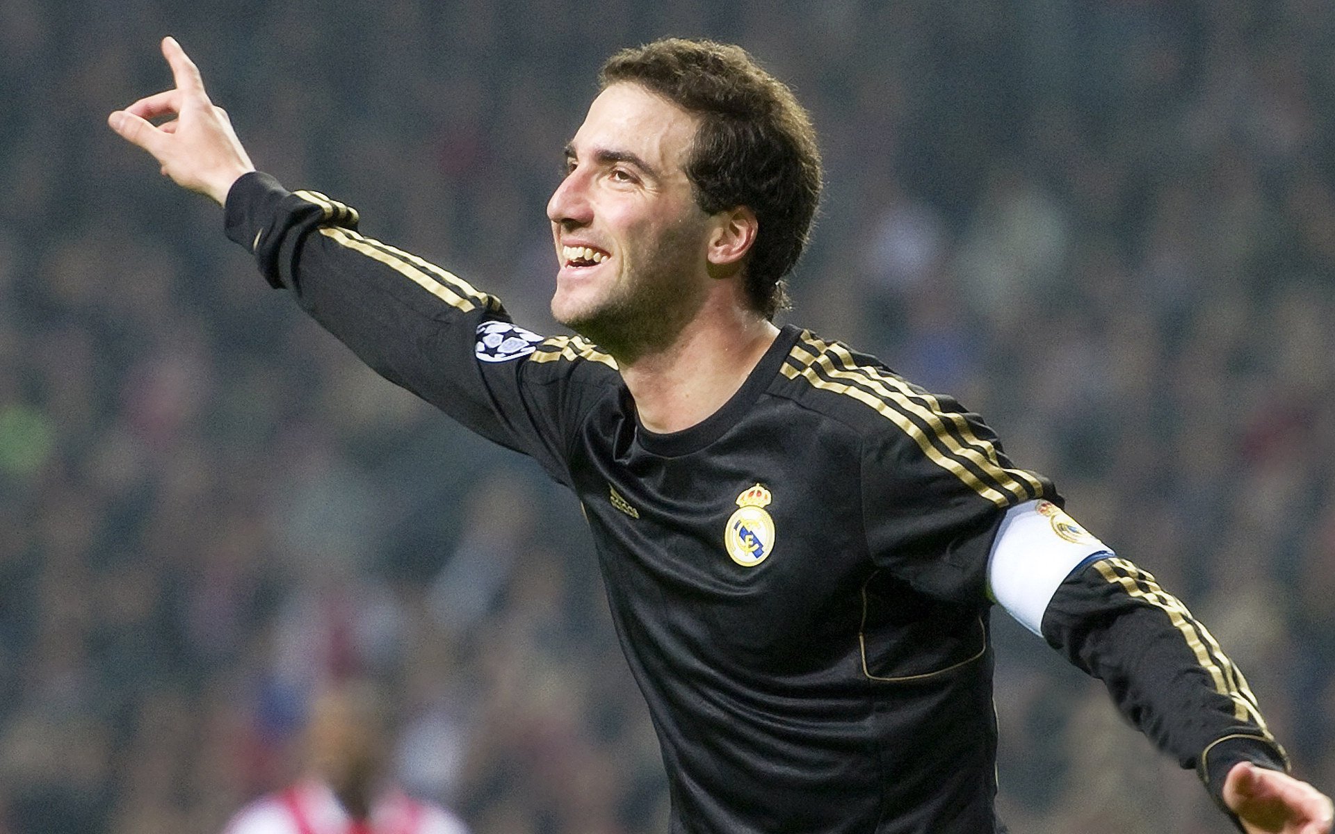 天山脚下见证历史,切特关键进球定乾坤,新疆队强压骑士展雄风