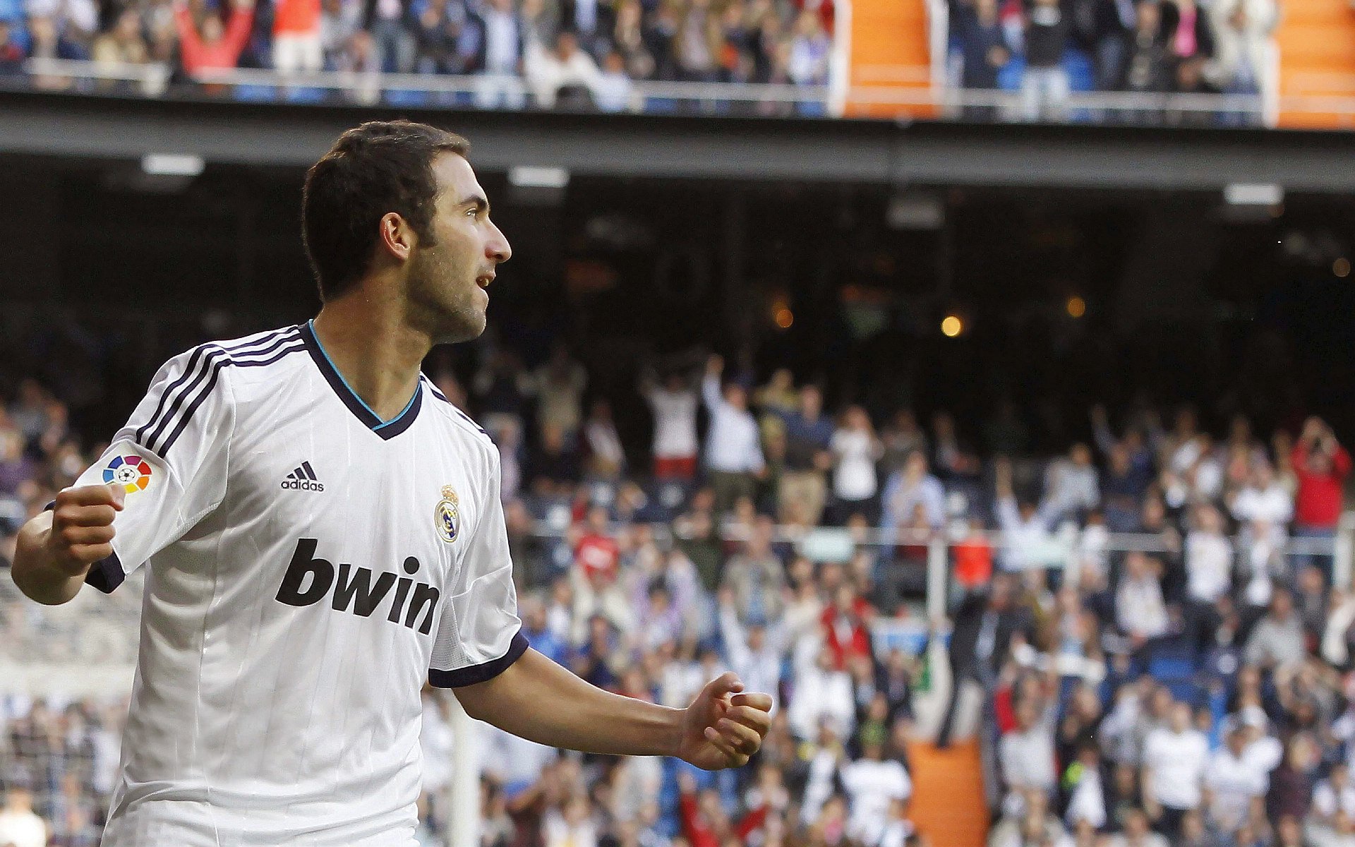 米兰百家乐-毫秒间的王者，佩雷兹关键制胜，迈凯伦险胜红牛二队背后的战术博弈